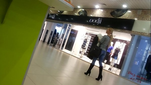 সুপারমার্কেটে কুল চিক।